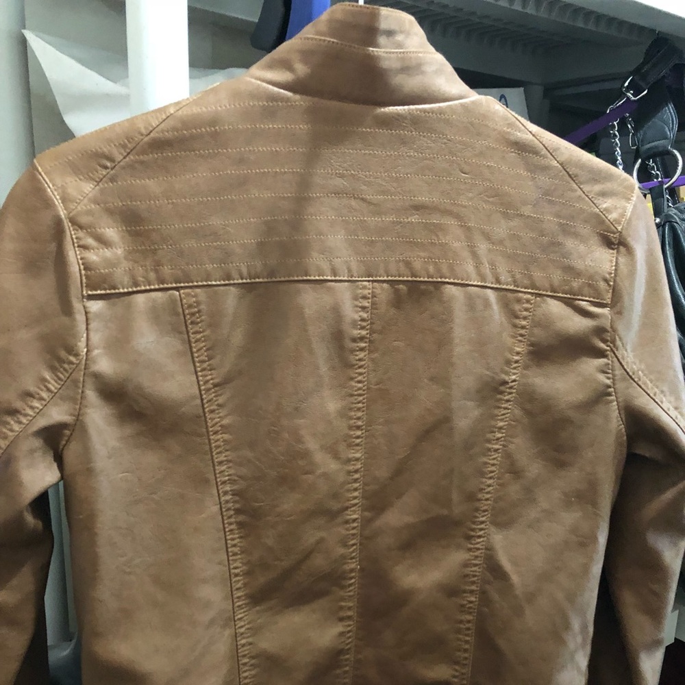 B.B. Dakota leather jacket NWOT fits more like SM - Picture 2 of 3